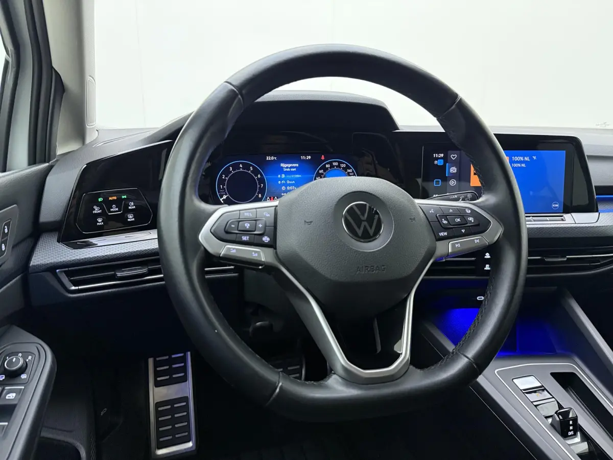 1.0 eTSI Life Business | Apple Carplay / Android Auto | Lichtmetalen Velgen | Adap. Cruise | Privacy Glass | Parkeersensoren |