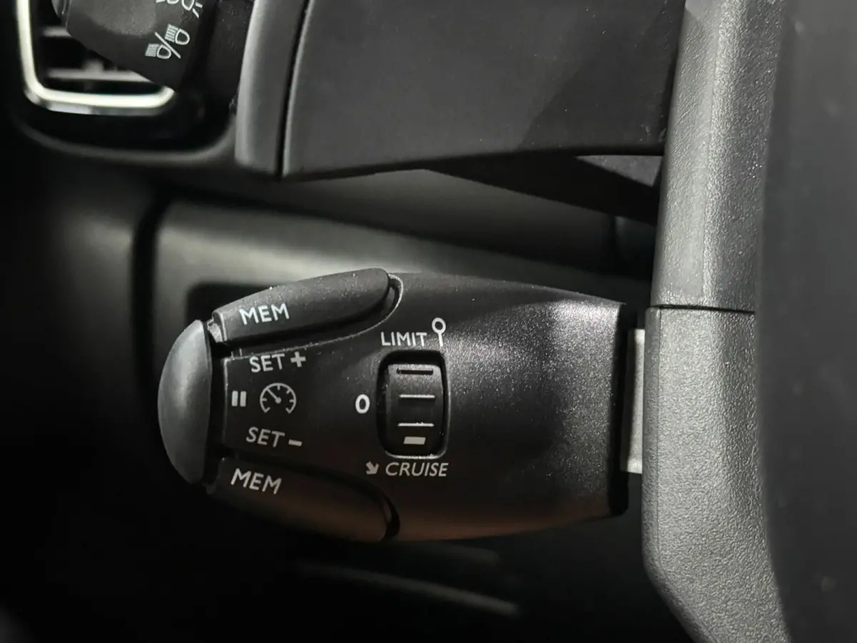 1.2 HYBRID 136PK 360 Camera Carplay