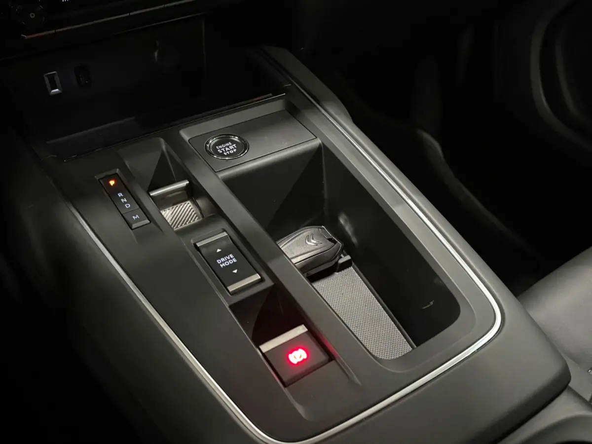 1.2 HYBRID 136PK 360 Camera Carplay