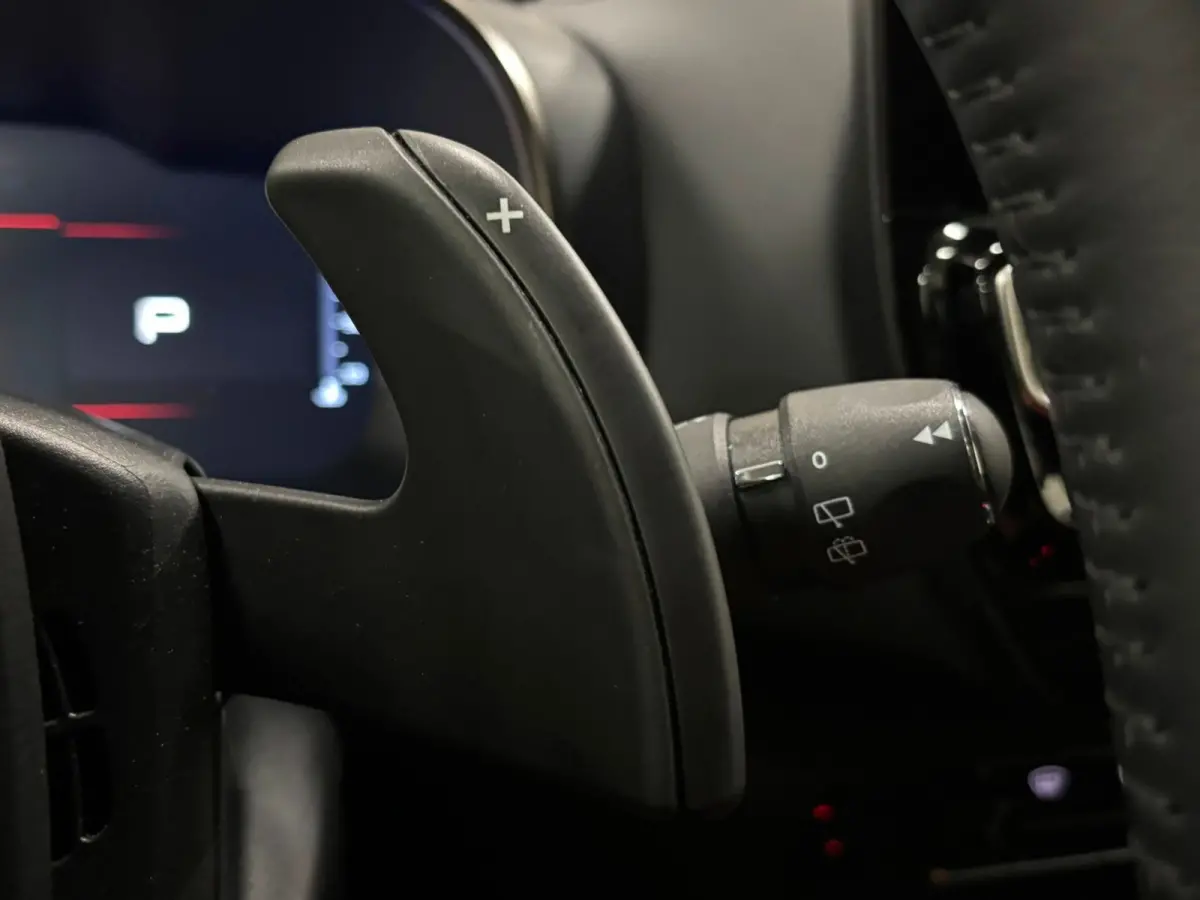 1.2 HYBRID 136PK 360 Camera Carplay