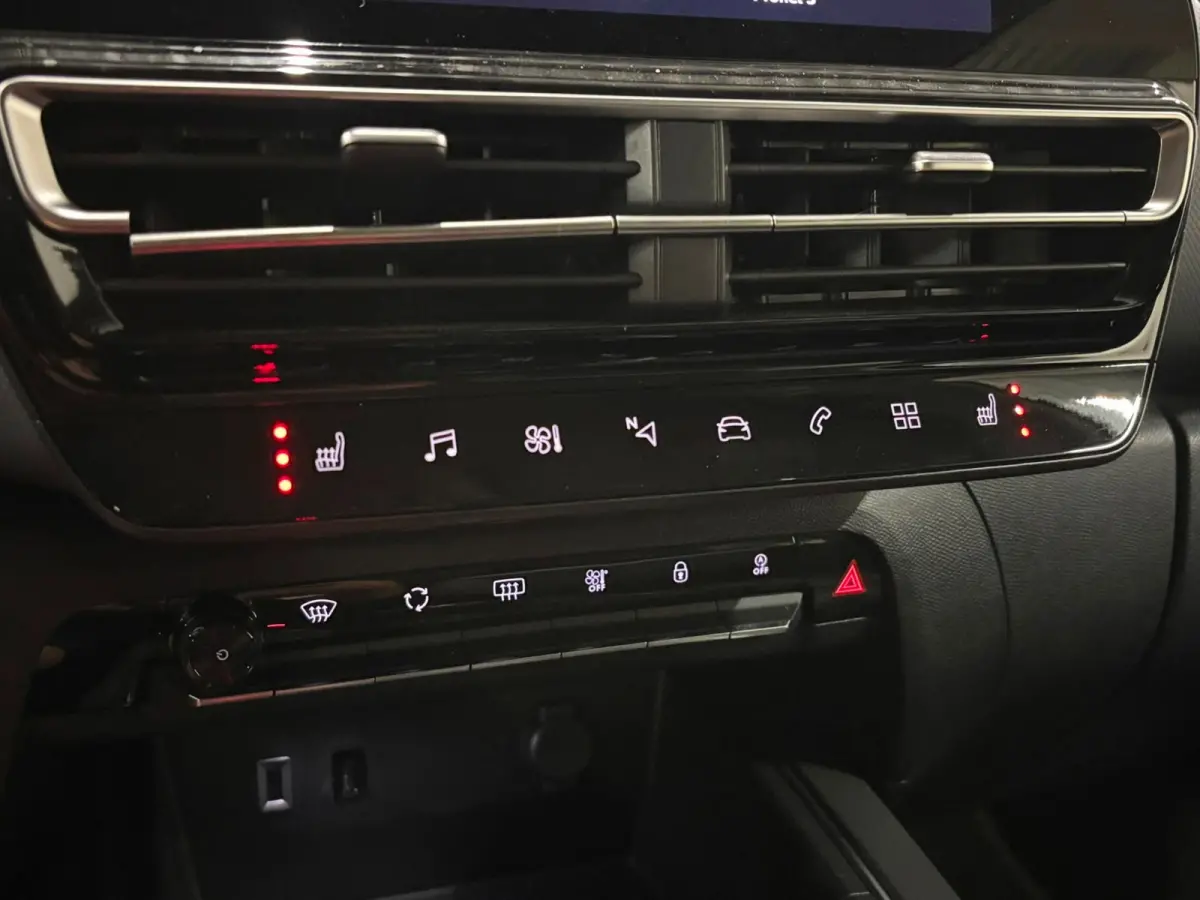 1.2 HYBRID 136PK 360 Camera Carplay