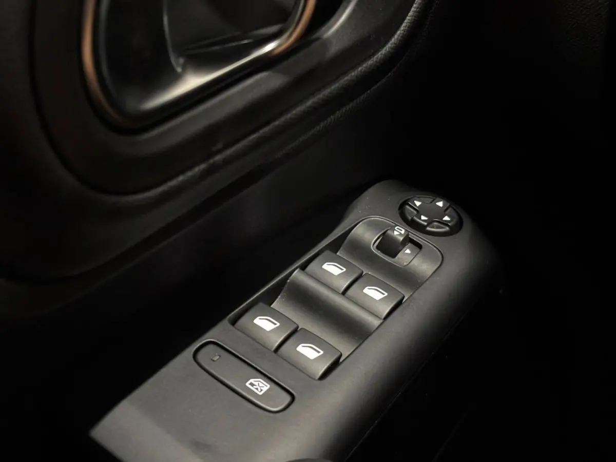 1.2 HYBRID 136PK 360 Camera Carplay