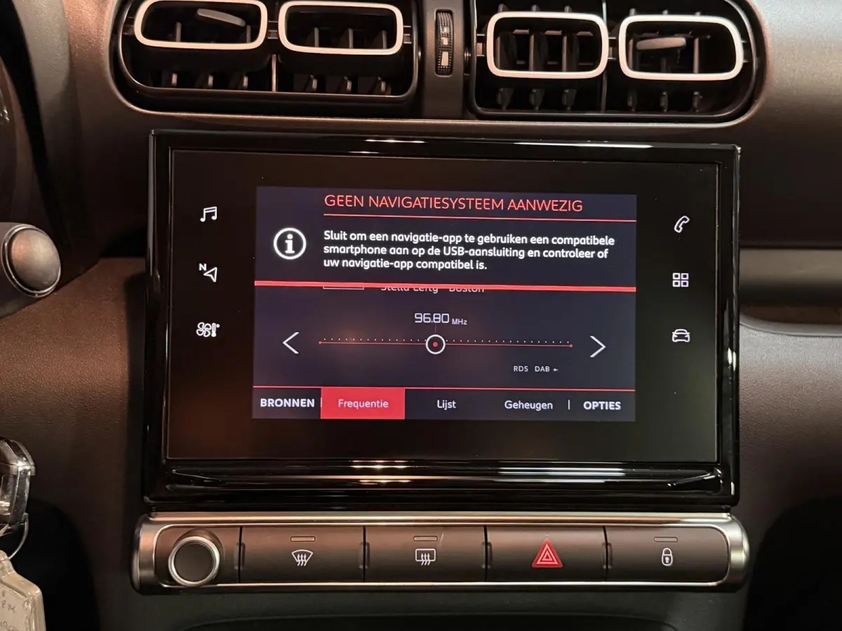 1.2 PureTech Feel 16"/Stoelverwarming/Climate/Apple Carplay & Android Auto/Bluetooth