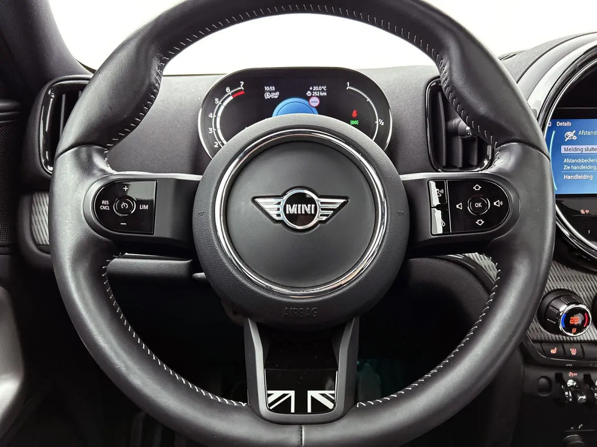 1.5 Cooper MINI Yours | PANORAMADAK | LEER | CAMERA | NAVIGATIE | STOEL-STUURWIELVERWARMING