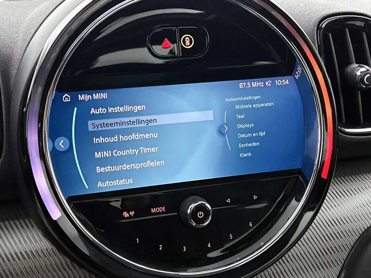 1.5 Cooper MINI Yours | PANORAMADAK | LEER | CAMERA | NAVIGATIE | STOEL-STUURWIELVERWARMING
