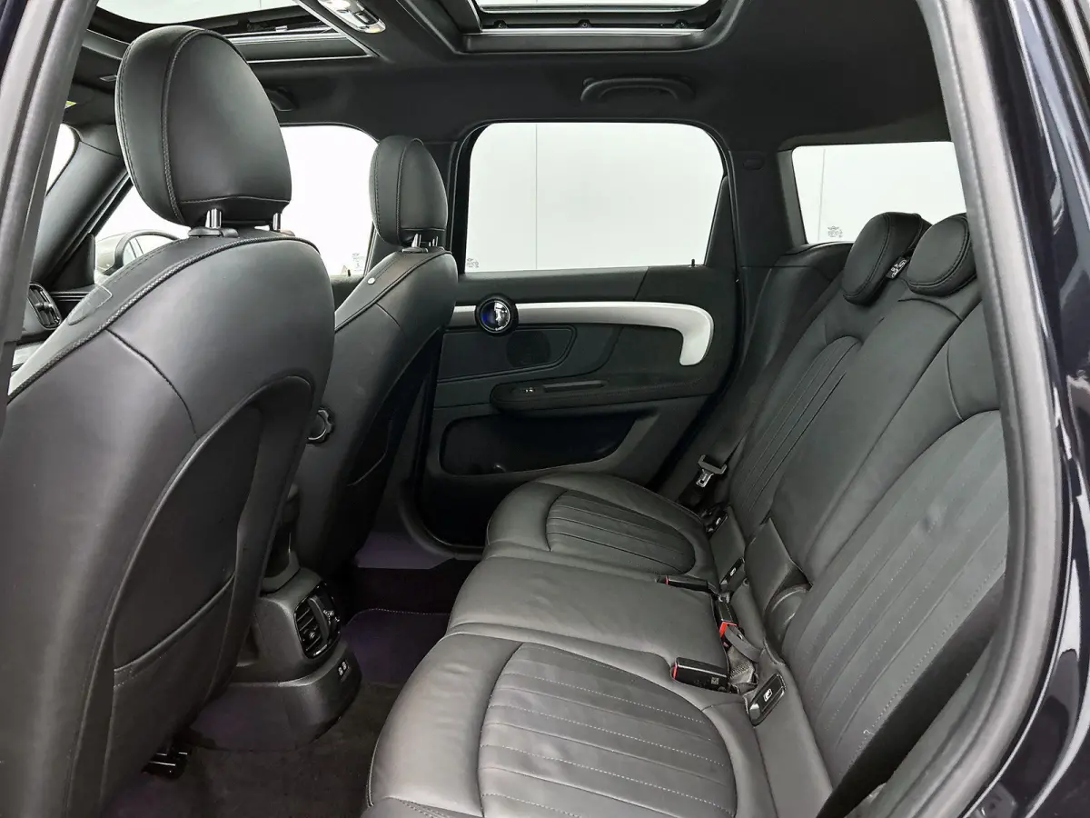 1.5 Cooper MINI Yours | PANORAMADAK | LEER | CAMERA | NAVIGATIE | STOEL-STUURWIELVERWARMING