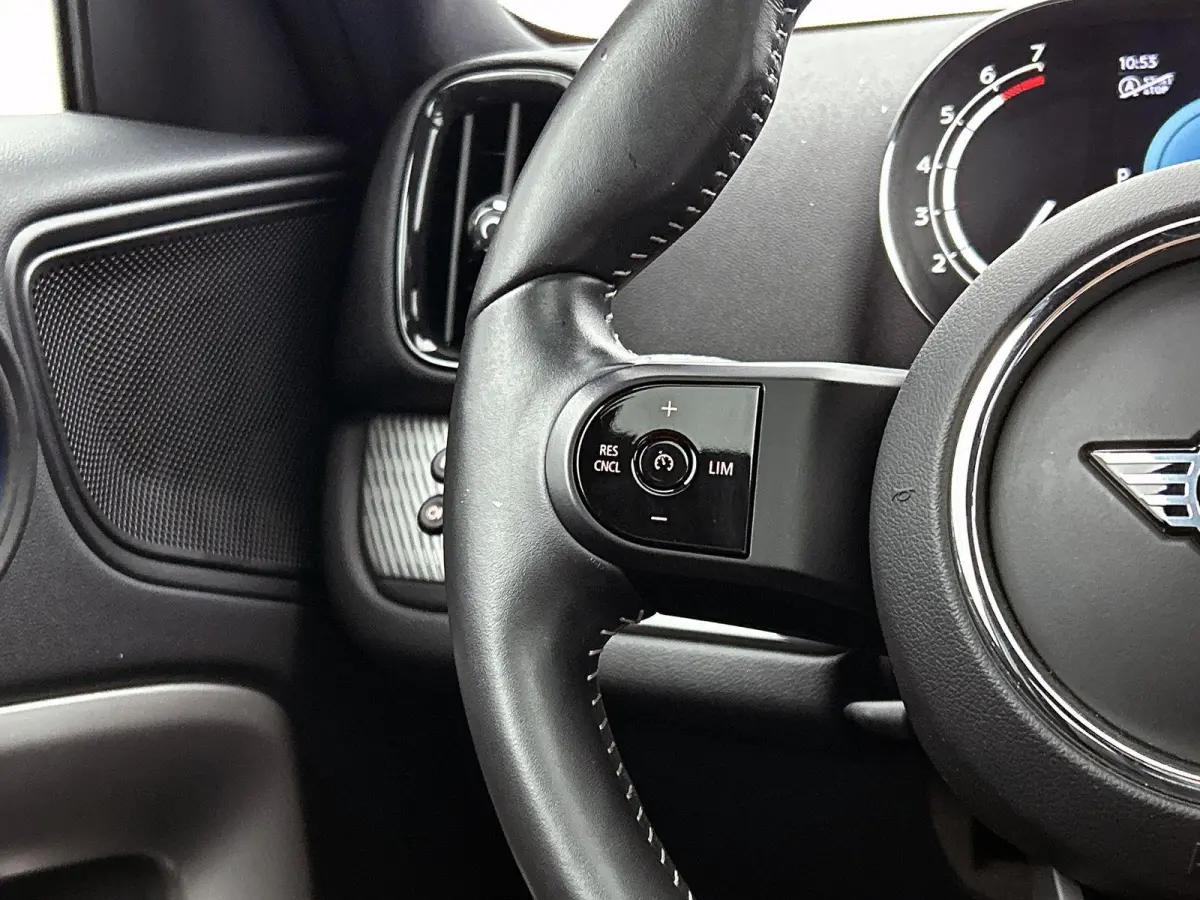1.5 Cooper MINI Yours | PANORAMADAK | LEER | CAMERA | NAVIGATIE | STOEL-STUURWIELVERWARMING