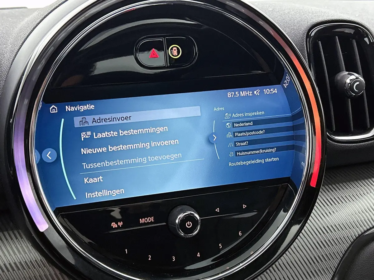 1.5 Cooper MINI Yours | PANORAMADAK | LEER | CAMERA | NAVIGATIE | STOEL-STUURWIELVERWARMING