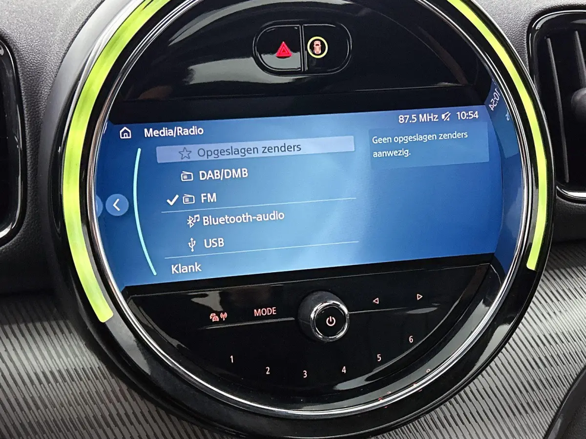 1.5 Cooper MINI Yours | PANORAMADAK | LEER | CAMERA | NAVIGATIE | STOEL-STUURWIELVERWARMING