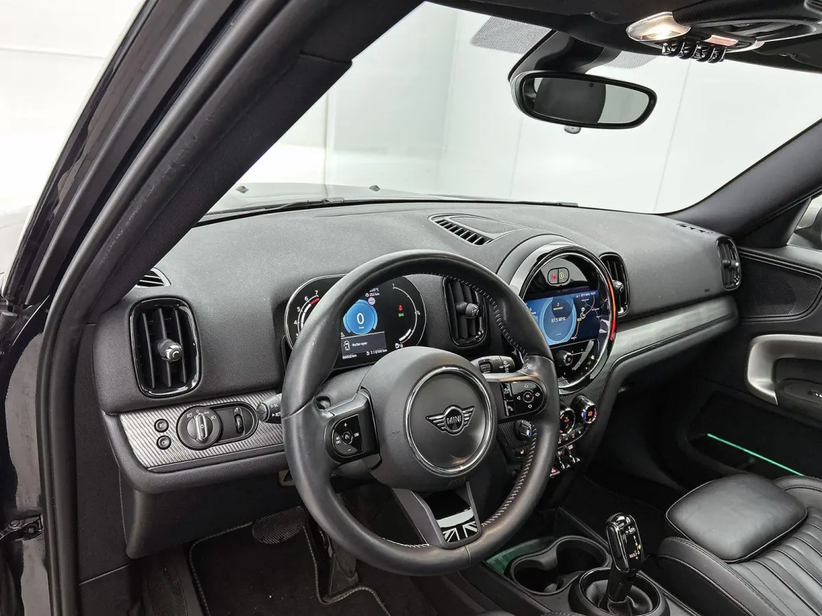 1.5 Cooper MINI Yours | PANORAMADAK | LEER | CAMERA | NAVIGATIE | STOEL-STUURWIELVERWARMING