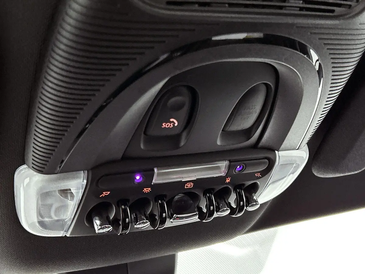 1.5 Cooper MINI Yours | PANORAMADAK | LEER | CAMERA | NAVIGATIE | STOEL-STUURWIELVERWARMING