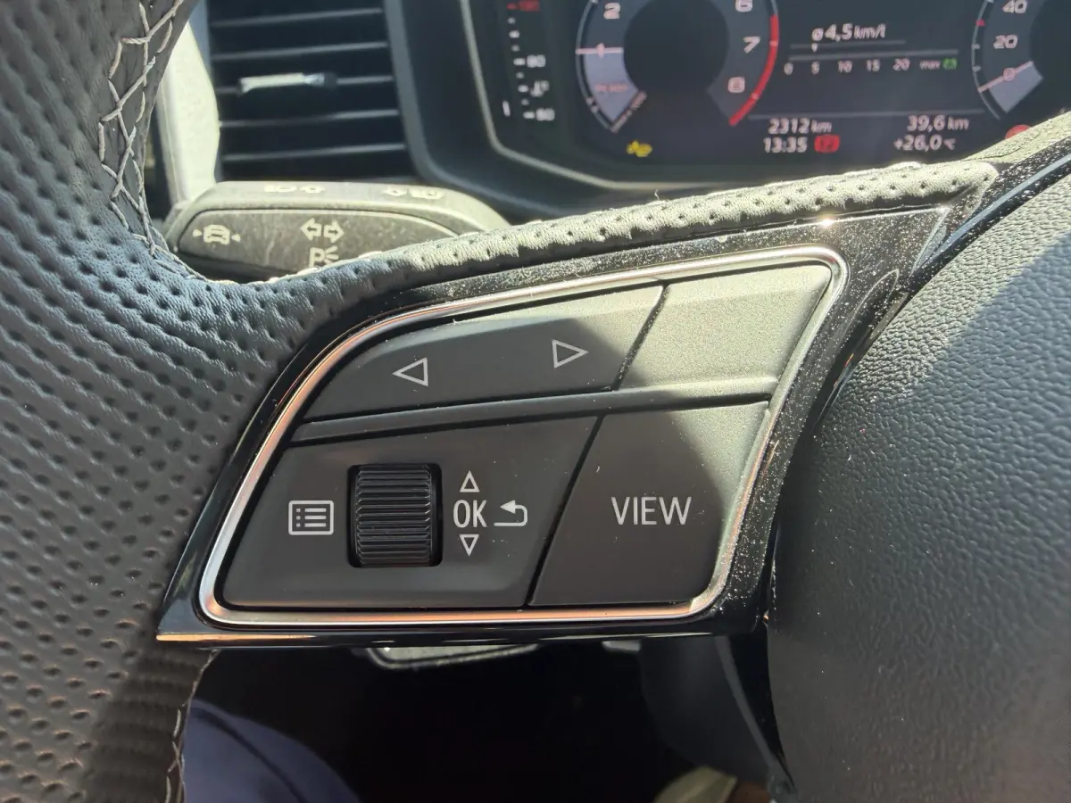 25 TFSI S edition 95 PK | S-Line | Climate Control | Cruise Control | Apple Carplay & Android Auto | Parkeersensoren achter | Lichtmetalenvelgen |