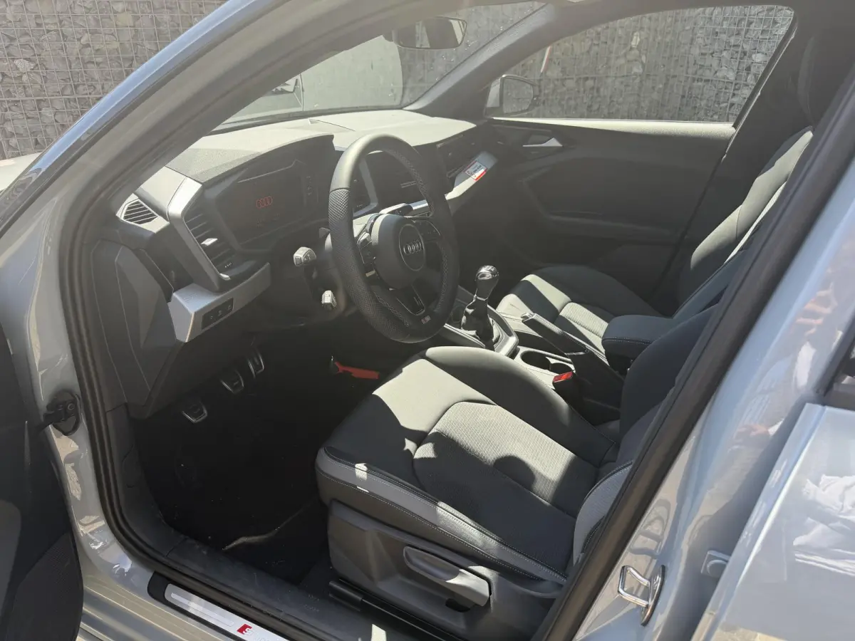 25 TFSI S edition 95 PK | S-Line | Climate Control | Cruise Control | Apple Carplay & Android Auto | Parkeersensoren achter | Lichtmetalenvelgen |