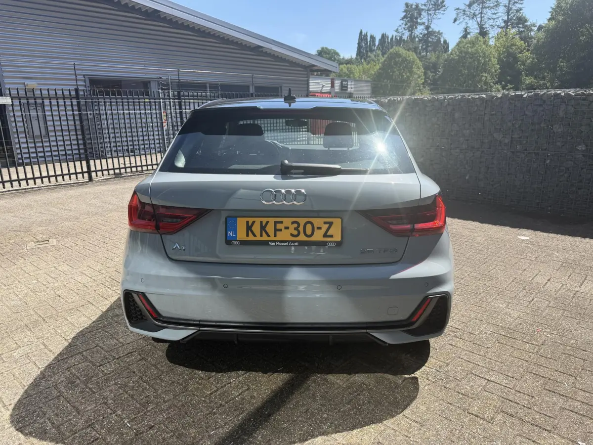 25 TFSI S edition 95 PK | S-Line | Climate Control | Cruise Control | Apple Carplay & Android Auto | Parkeersensoren achter | Lichtmetalenvelgen |