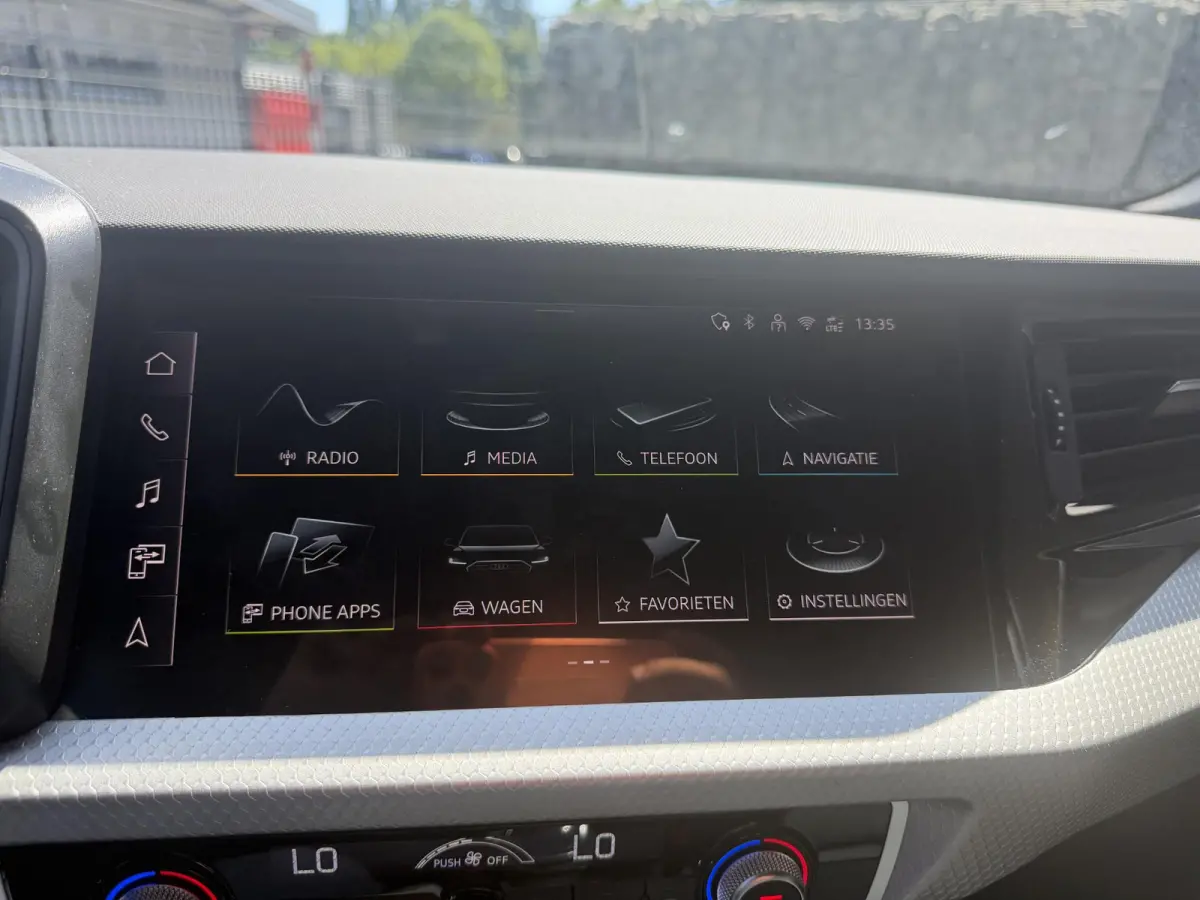 25 TFSI S edition 95 PK | S-Line | Climate Control | Cruise Control | Apple Carplay & Android Auto | Parkeersensoren achter | Lichtmetalenvelgen |