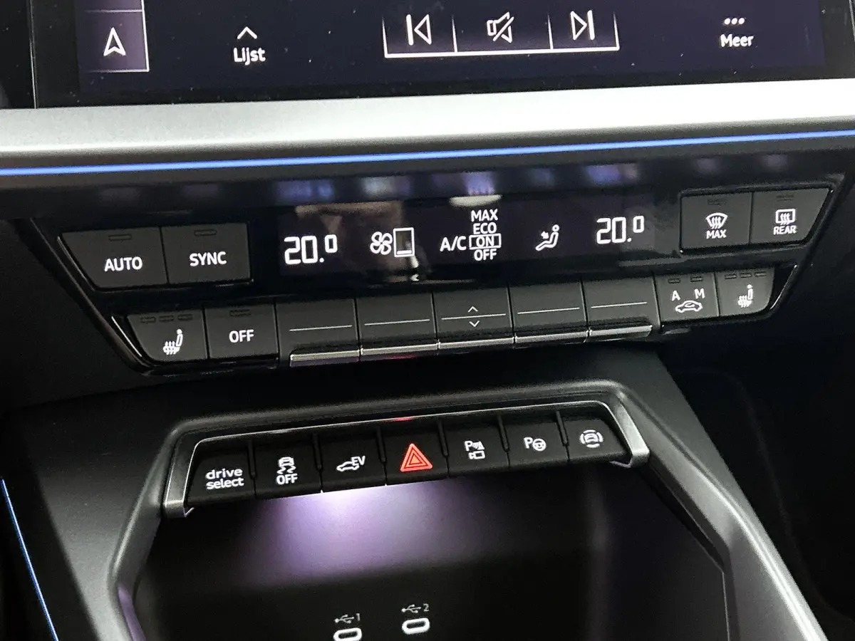40 TFSI e Advanced edition 204 PK | Navigatie | Achteruitrijcamera | Stoelverwarming | Adaptive Cruise Control | Optiek Pakket Zwart | Privacy Glas | Ambient Licht Pakket |