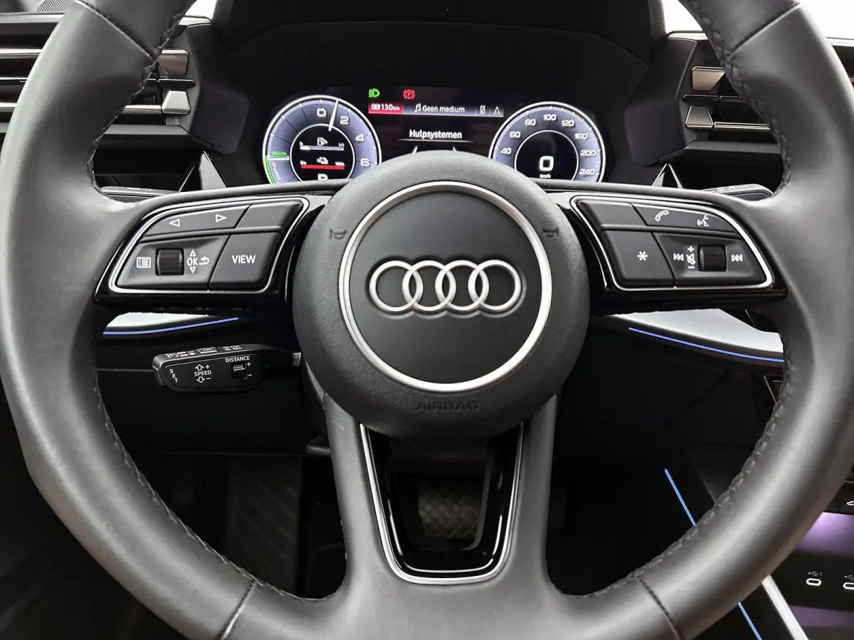 40 TFSI e Advanced edition 204 PK | Navigatie | Achteruitrijcamera | Stoelverwarming | Adaptive Cruise Control | Optiek Pakket Zwart | Privacy Glas | Ambient Licht Pakket |