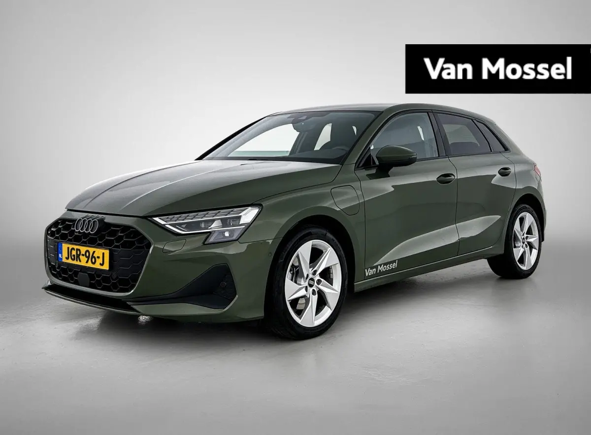 40 TFSI e Advanced edition 204 PK | Navigatie | Achteruitrijcamera | Stoelverwarming | Adaptive Cruise Control | Optiek Pakket Zwart | Privacy Glas | Ambient Licht Pakket |