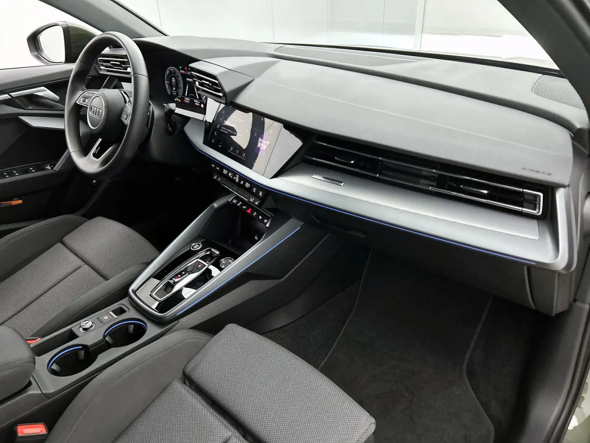40 TFSI e Advanced edition 204 PK | Navigatie | Achteruitrijcamera | Stoelverwarming | Adaptive Cruise Control | Optiek Pakket Zwart | Privacy Glas | Ambient Licht Pakket |
