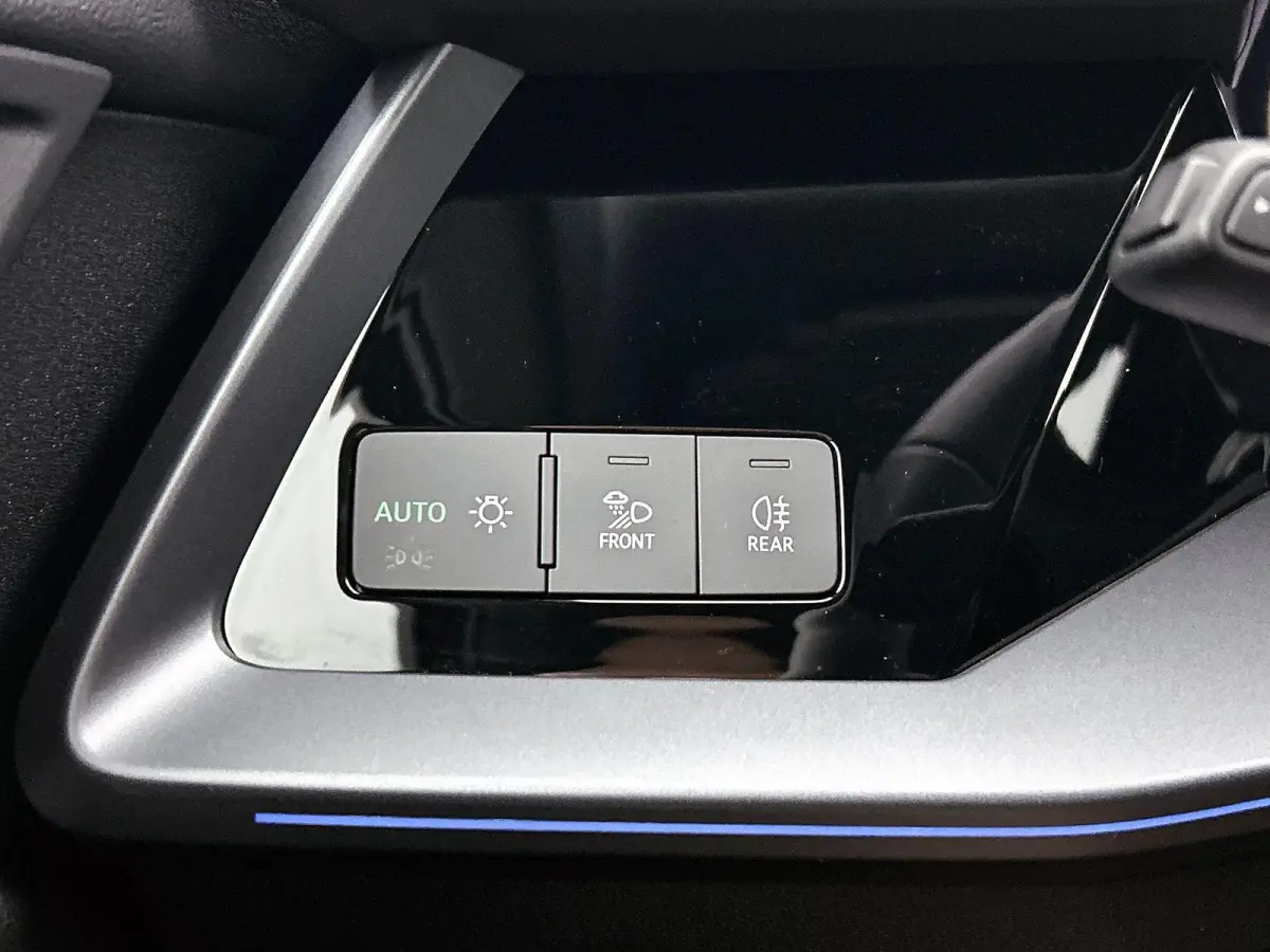 40 TFSI e Advanced edition 204 PK | Navigatie | Achteruitrijcamera | Stoelverwarming | Adaptive Cruise Control | Optiek Pakket Zwart | Privacy Glas | Ambient Licht Pakket |