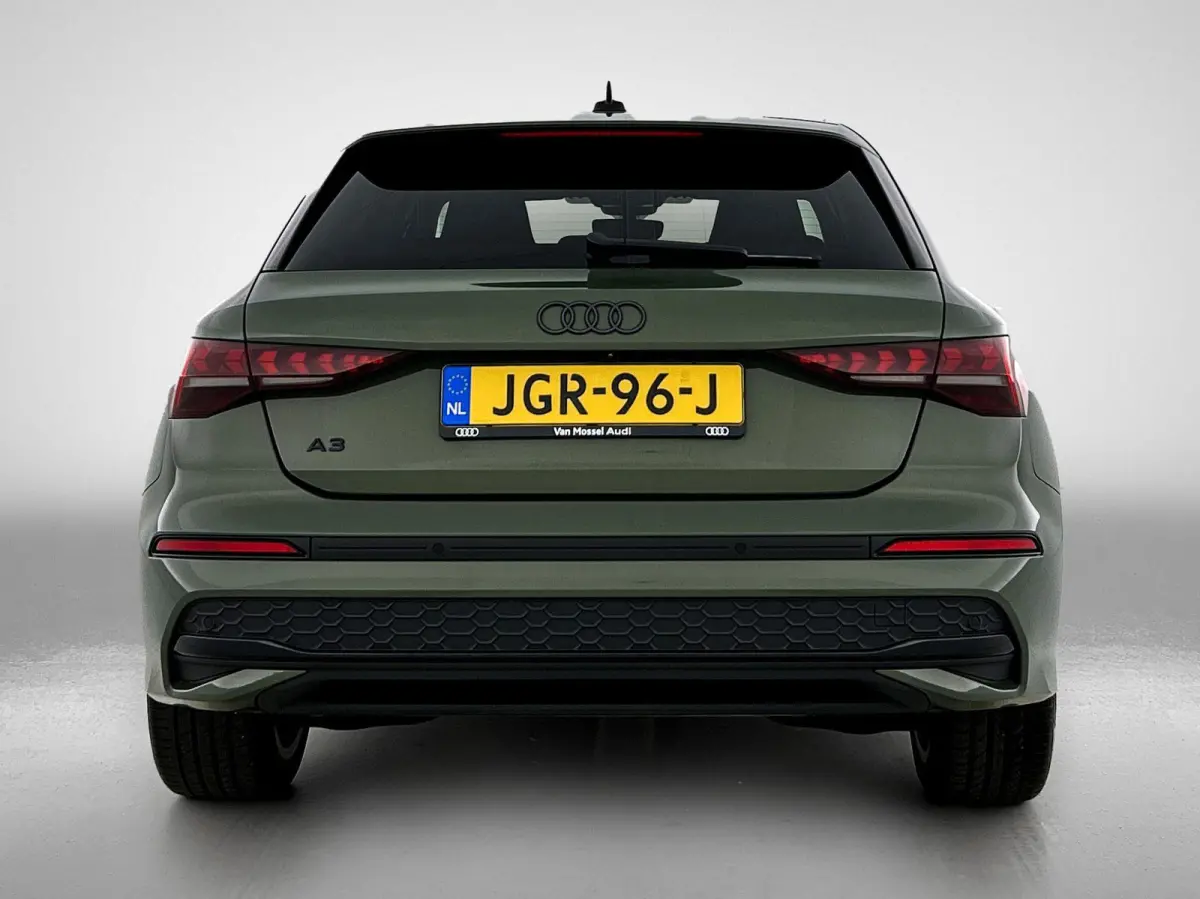 40 TFSI e Advanced edition 204 PK | Navigatie | Achteruitrijcamera | Stoelverwarming | Adaptive Cruise Control | Optiek Pakket Zwart | Privacy Glas | Ambient Licht Pakket |