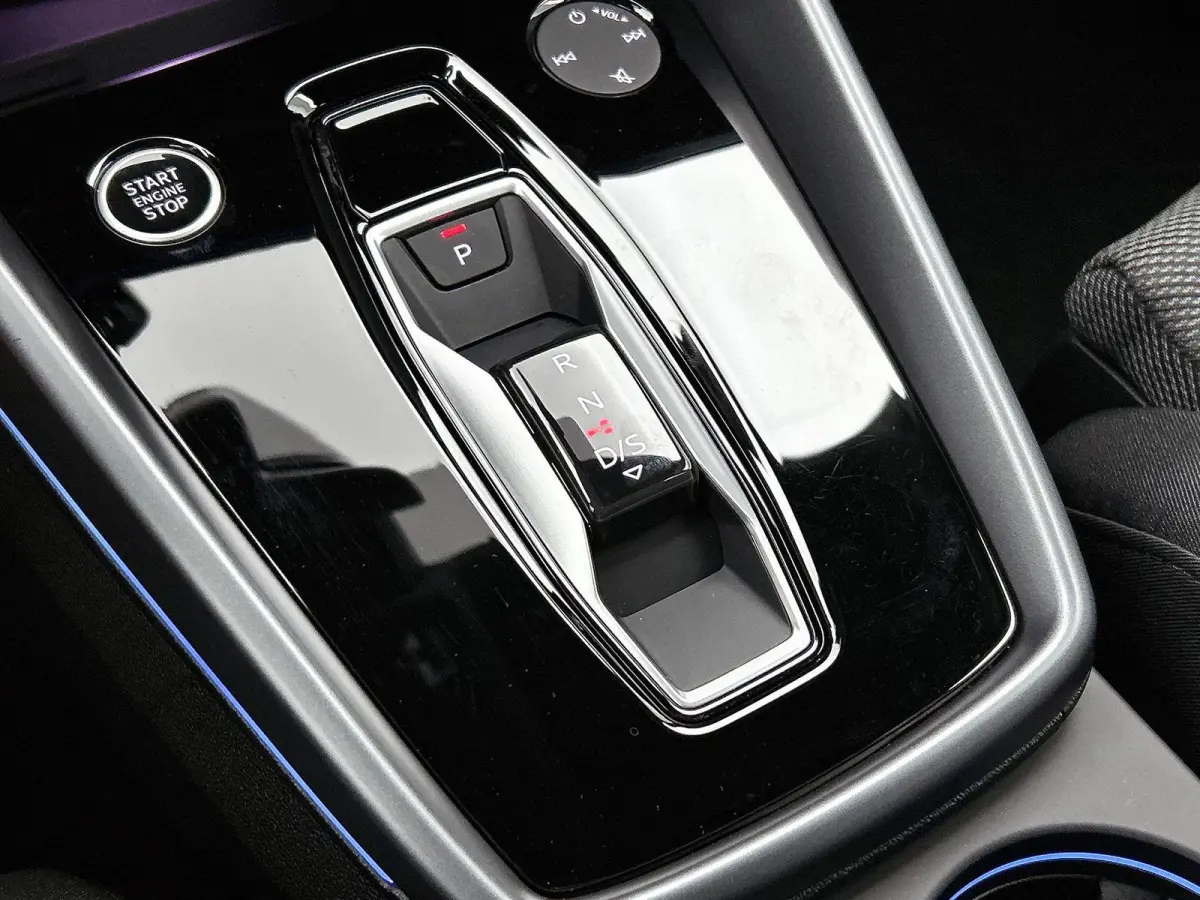 40 TFSI e Advanced edition 204 PK | Navigatie | Achteruitrijcamera | Stoelverwarming | Adaptive Cruise Control | Optiek Pakket Zwart | Privacy Glas | Ambient Licht Pakket |