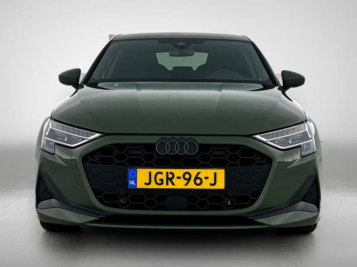 40 TFSI e Advanced edition 204 PK | Navigatie | Achteruitrijcamera | Stoelverwarming | Adaptive Cruise Control | Optiek Pakket Zwart | Privacy Glas | Ambient Licht Pakket |