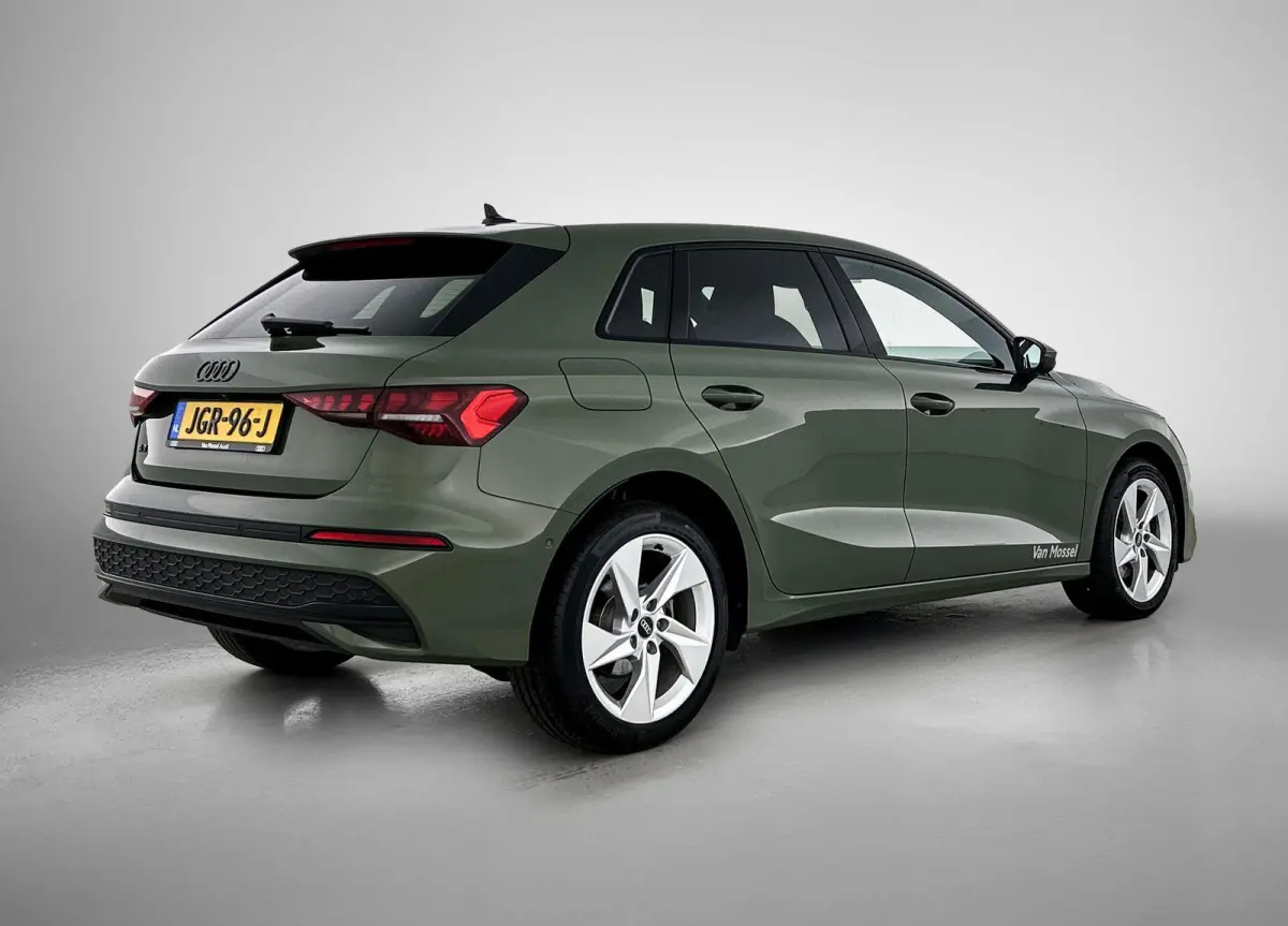 40 TFSI e Advanced edition 204 PK | Navigatie | Achteruitrijcamera | Stoelverwarming | Adaptive Cruise Control | Optiek Pakket Zwart | Privacy Glas | Ambient Licht Pakket |