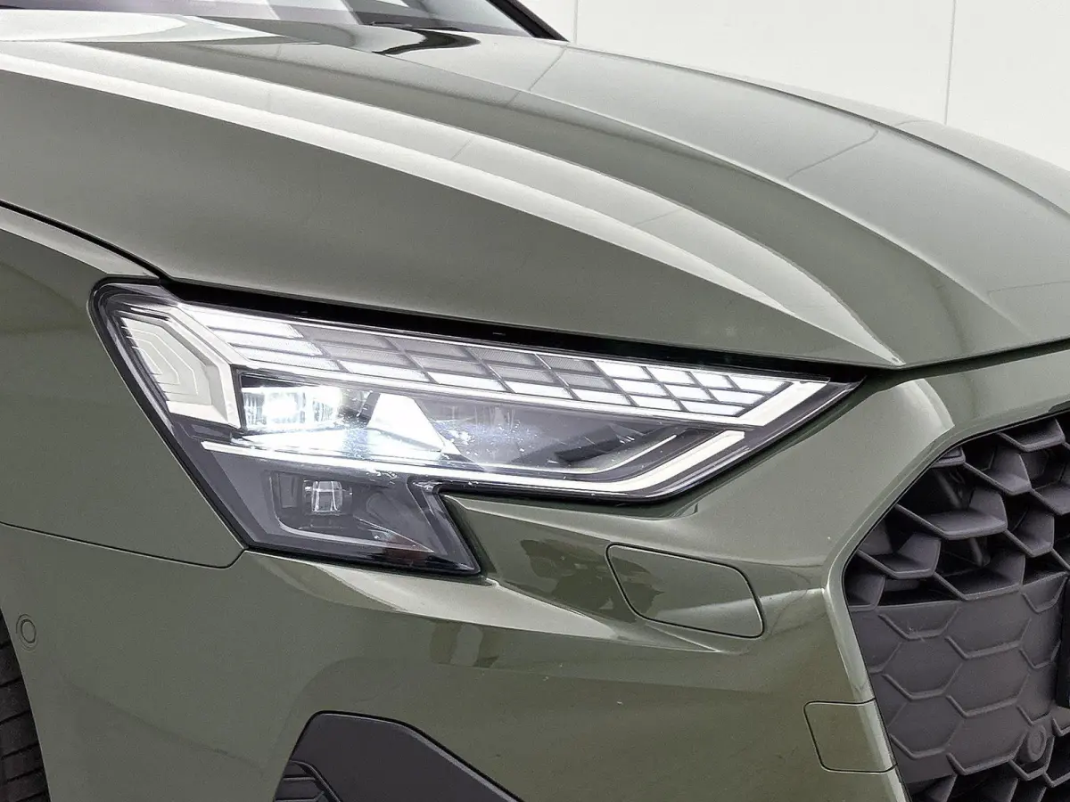 40 TFSI e Advanced edition 204 PK | Navigatie | Achteruitrijcamera | Stoelverwarming | Adaptive Cruise Control | Optiek Pakket Zwart | Privacy Glas | Ambient Licht Pakket |