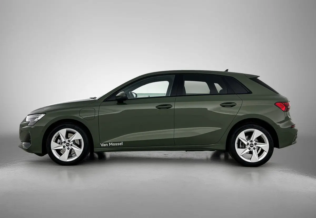 40 TFSI e Advanced edition 204 PK | Navigatie | Achteruitrijcamera | Stoelverwarming | Adaptive Cruise Control | Optiek Pakket Zwart | Privacy Glas | Ambient Licht Pakket |