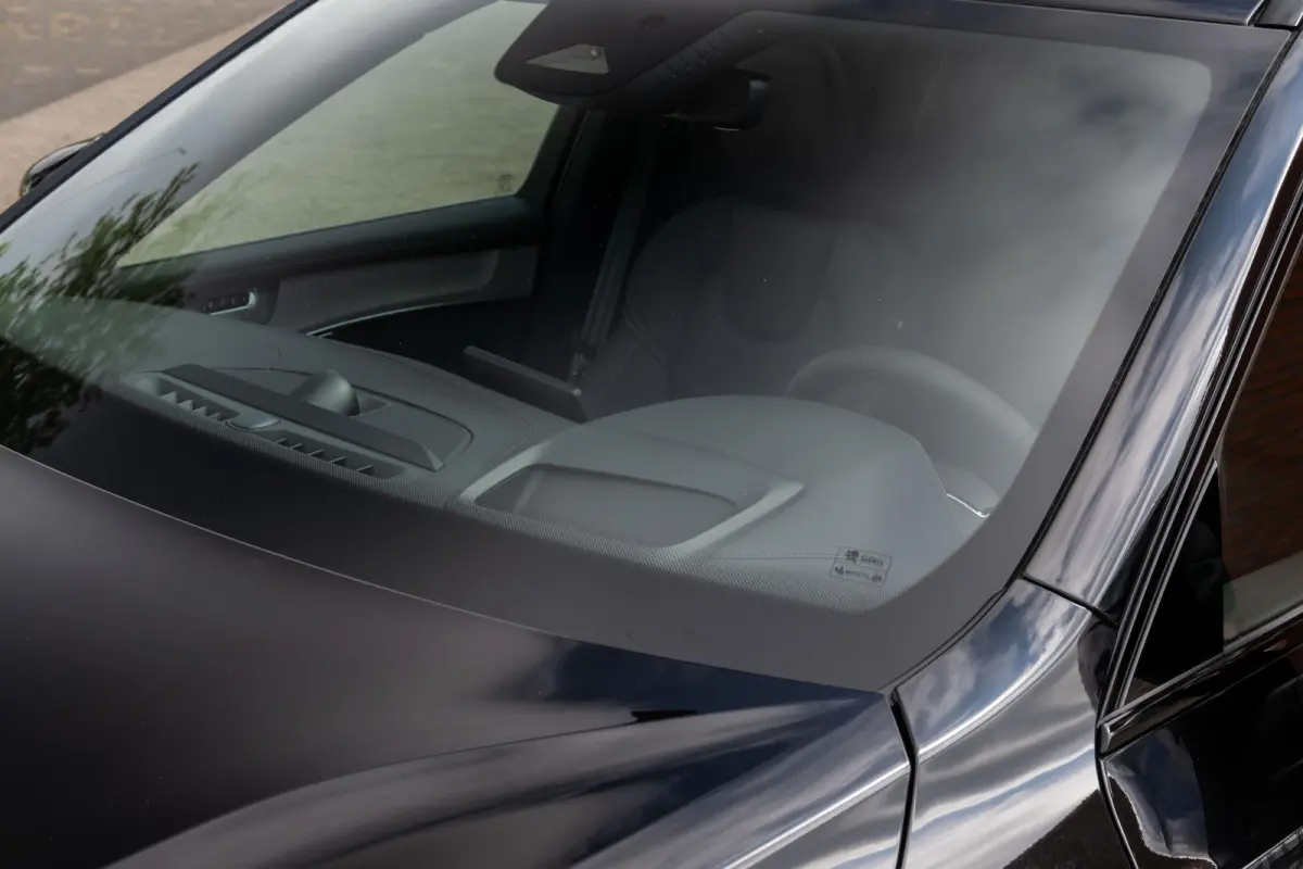 2.0 T8 Plug-in hybrid AWD Ultra Dark Alle Opties