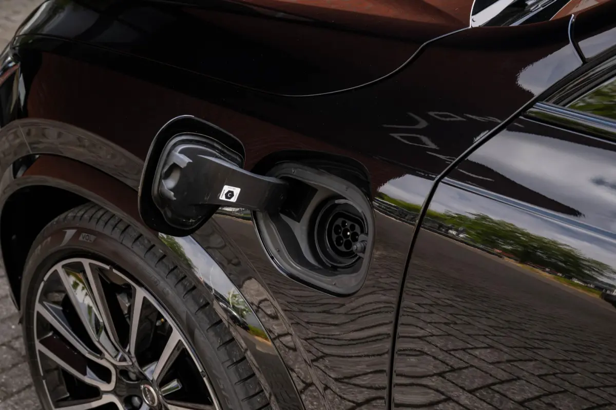 2.0 T8 Plug-in hybrid AWD Ultra Dark Alle Opties
