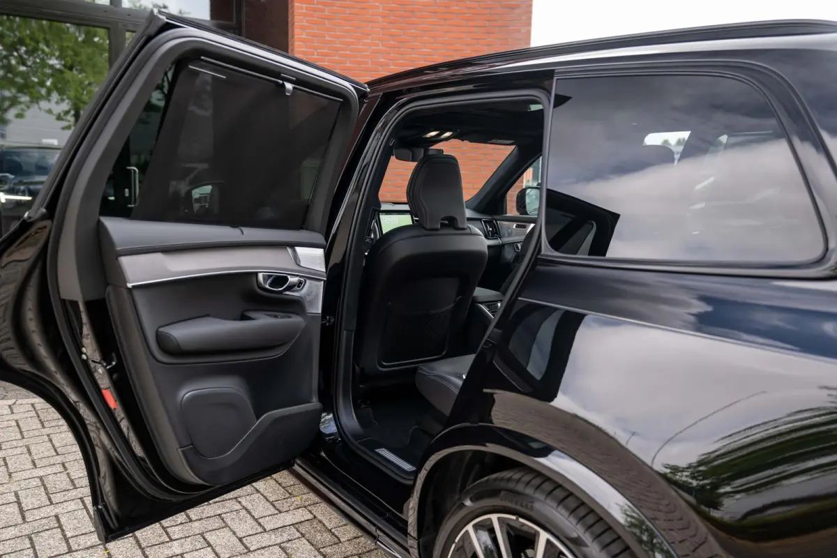 2.0 T8 Plug-in hybrid AWD Ultra Dark Alle Opties