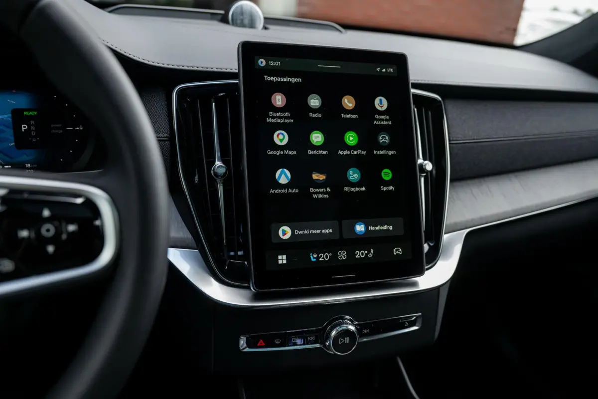 2.0 T8 Plug-in hybrid AWD Ultra Dark Alle Opties