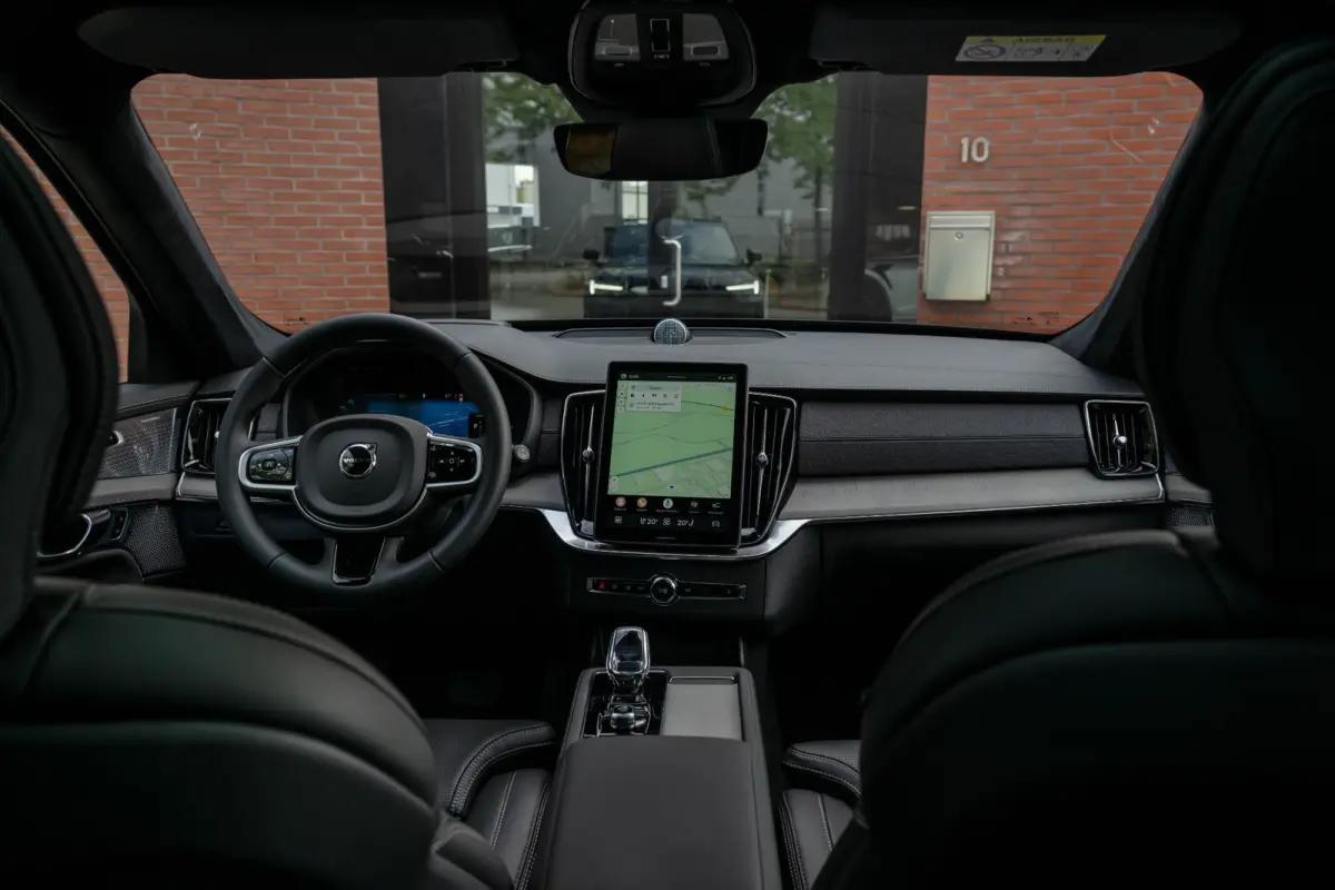 2.0 T8 Plug-in hybrid AWD Ultra Dark Alle Opties
