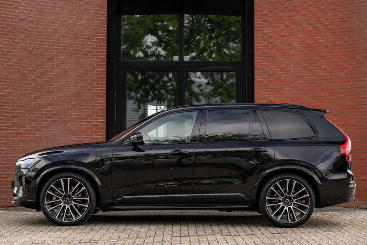 2.0 T8 Plug-in hybrid AWD Ultra Dark Alle Opties