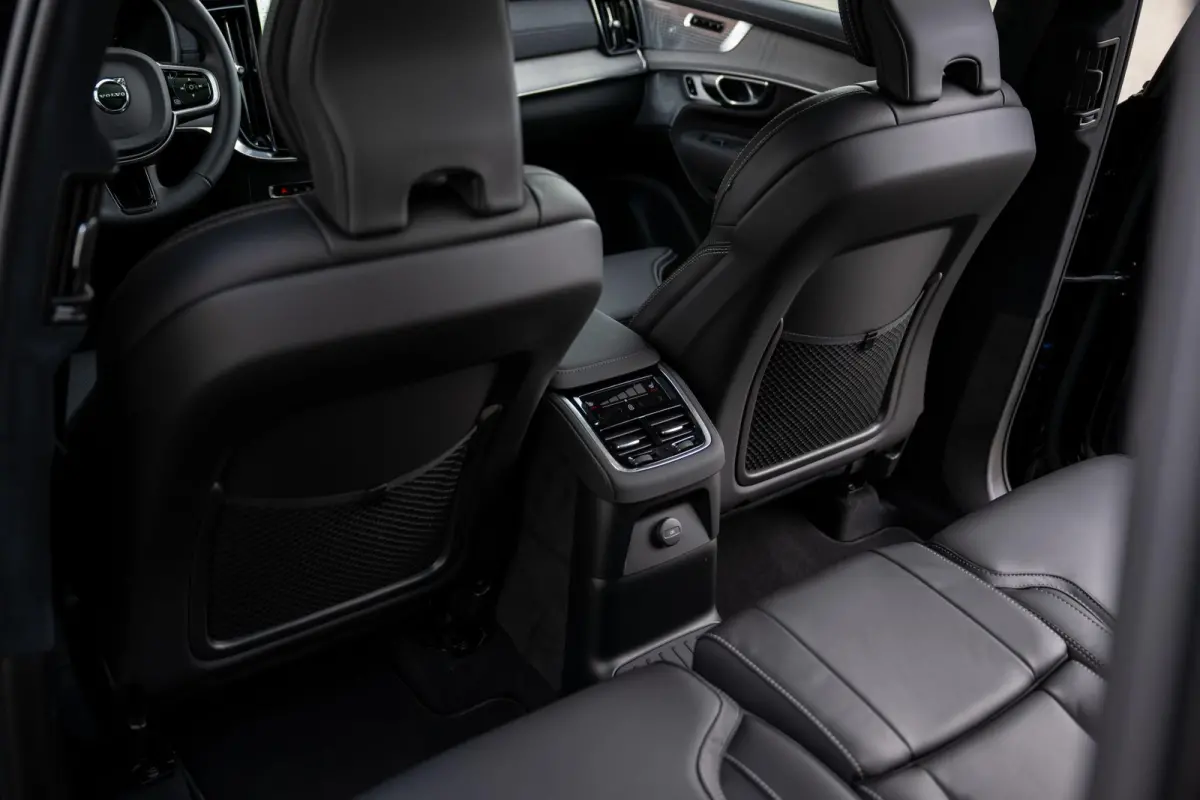 2.0 T8 Plug-in hybrid AWD Ultra Dark Alle Opties