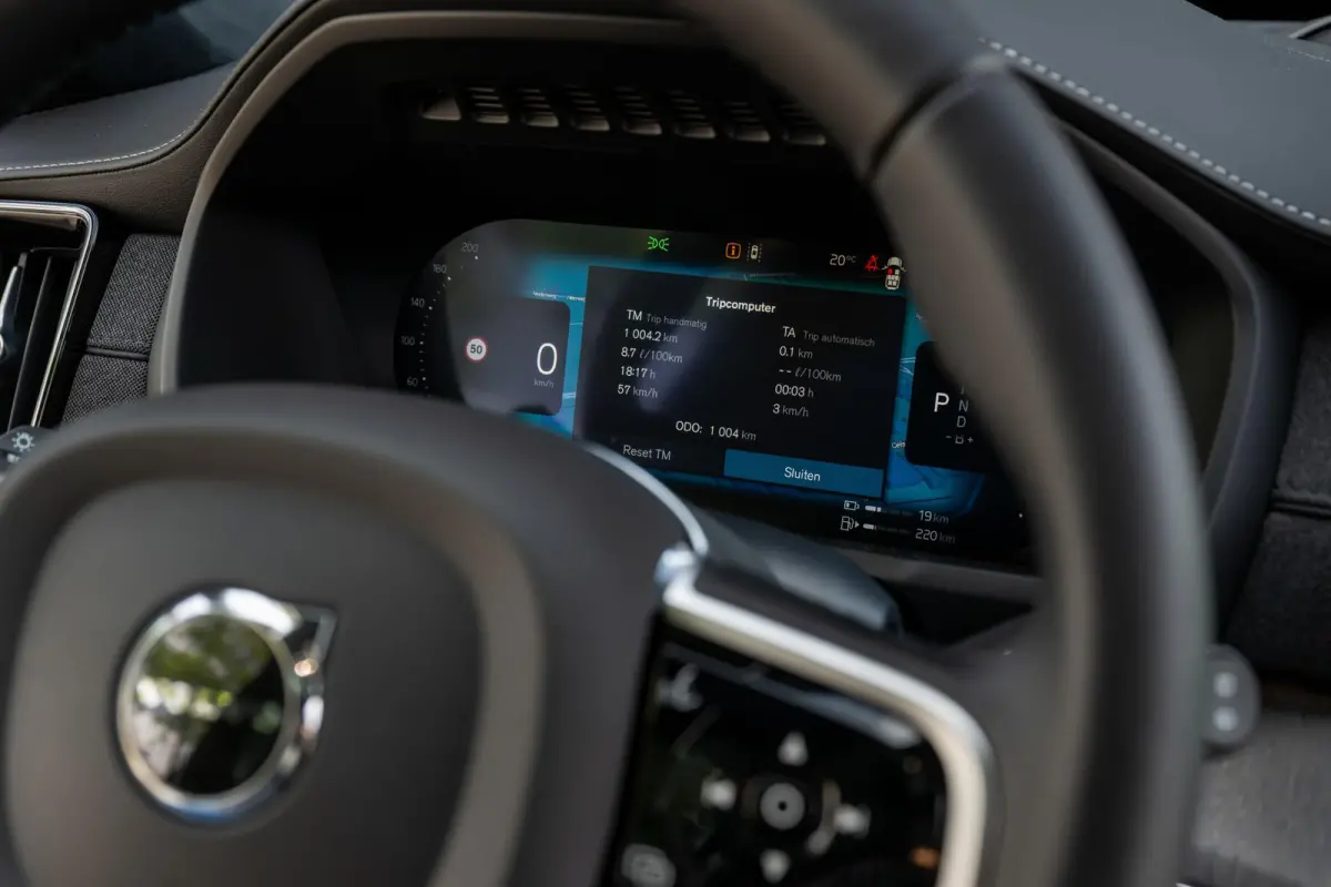 2.0 T8 Plug-in hybrid AWD Ultra Dark Alle Opties