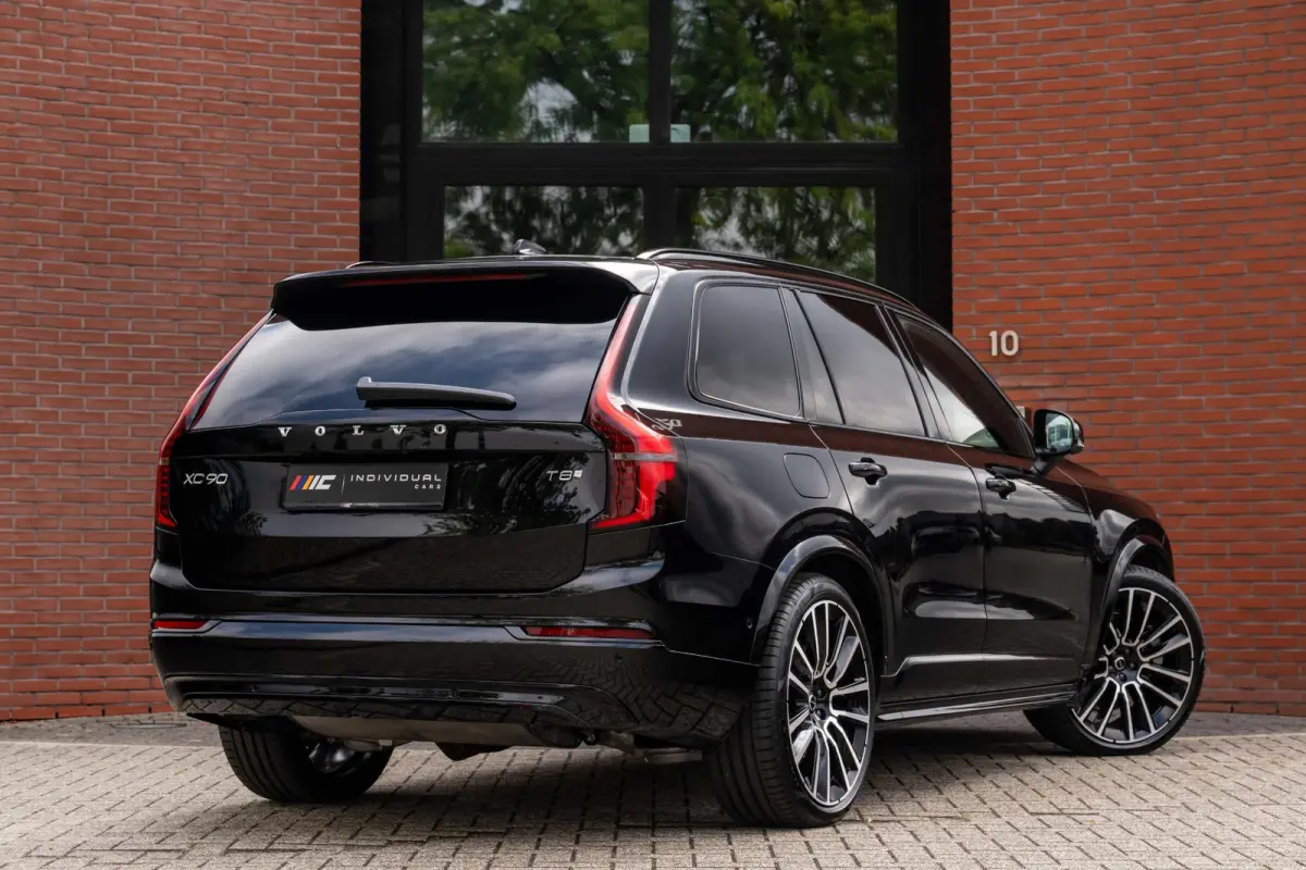 2.0 T8 Plug-in hybrid AWD Ultra Dark Alle Opties