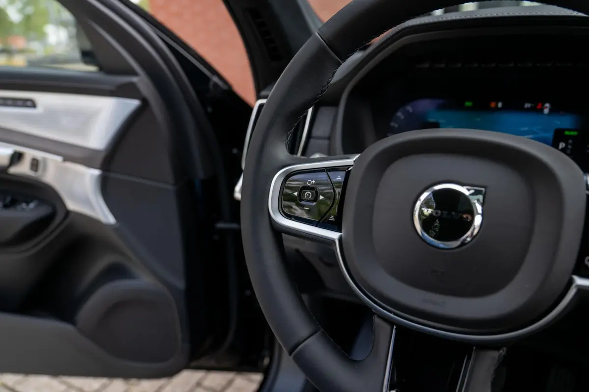 2.0 T8 Plug-in hybrid AWD Ultra Dark Alle Opties