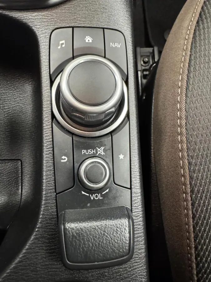 1.5i Skyactiv-G Automaat-Navigatie-Cr.contr-Clima-Carplay-Parkeersensoren-Stoelverwarming-LED-Lm15''velgen
