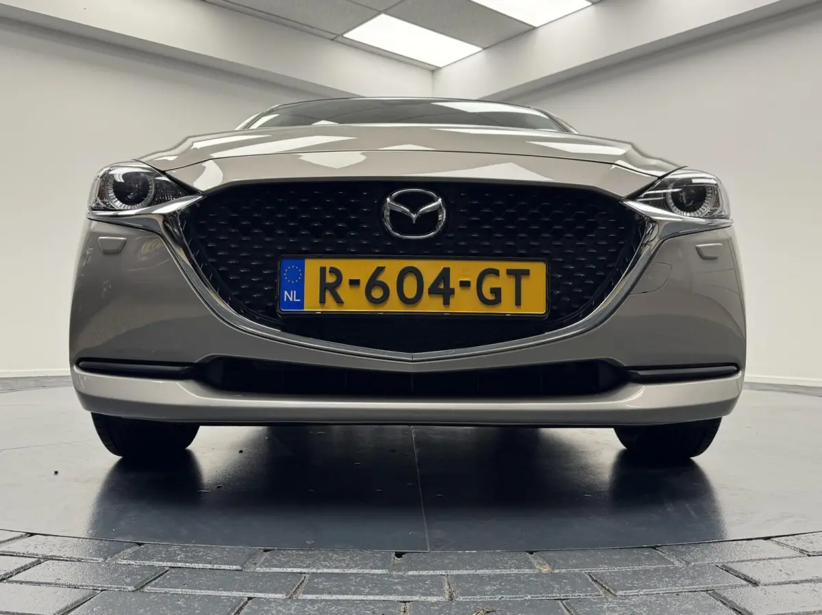 1.5i Skyactiv-G Automaat-Navigatie-Cr.contr-Clima-Carplay-Parkeersensoren-Stoelverwarming-LED-Lm15''velgen