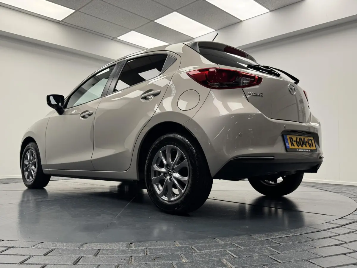 1.5i Skyactiv-G Automaat-Navigatie-Cr.contr-Clima-Carplay-Parkeersensoren-Stoelverwarming-LED-Lm15''velgen