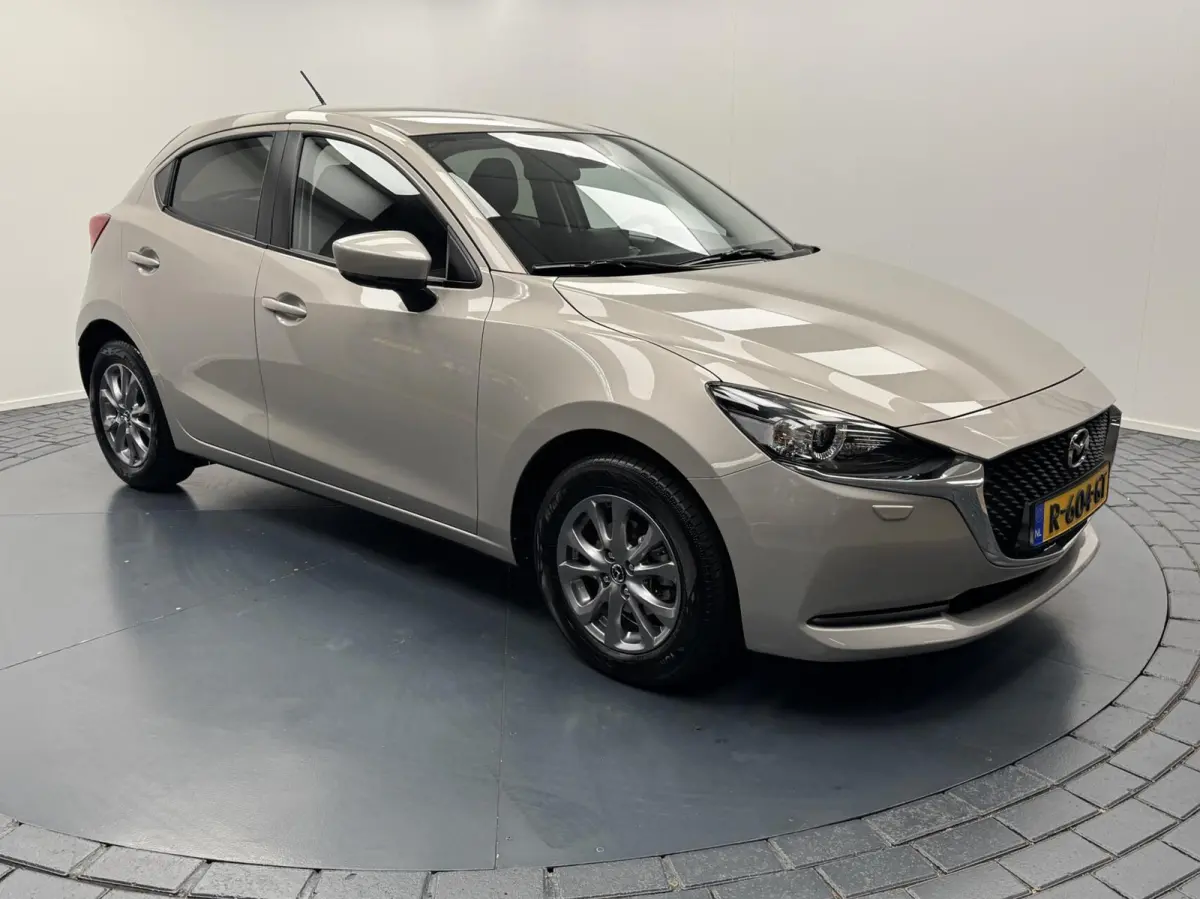 1.5i Skyactiv-G Automaat-Navigatie-Cr.contr-Clima-Carplay-Parkeersensoren-Stoelverwarming-LED-Lm15''velgen