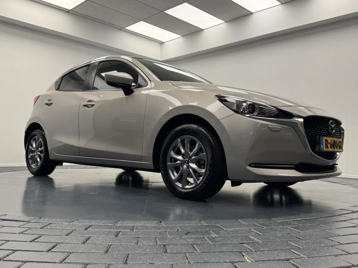 1.5i Skyactiv-G Automaat-Navigatie-Cr.contr-Clima-Carplay-Parkeersensoren-Stoelverwarming-LED-Lm15''velgen