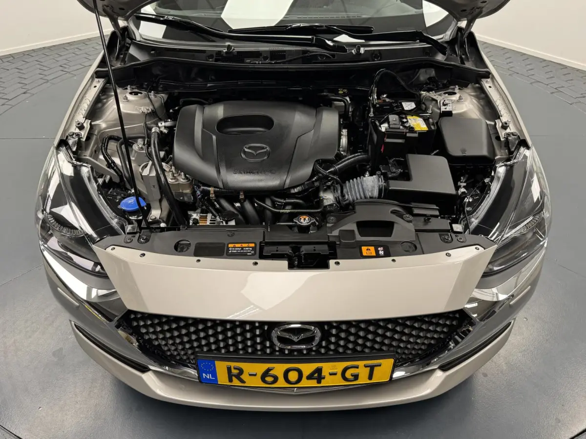 1.5i Skyactiv-G Automaat-Navigatie-Cr.contr-Clima-Carplay-Parkeersensoren-Stoelverwarming-LED-Lm15''velgen