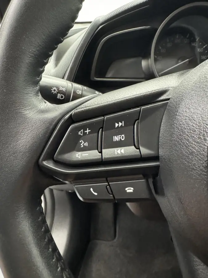 1.5i Skyactiv-G Automaat-Navigatie-Cr.contr-Clima-Carplay-Parkeersensoren-Stoelverwarming-LED-Lm15''velgen