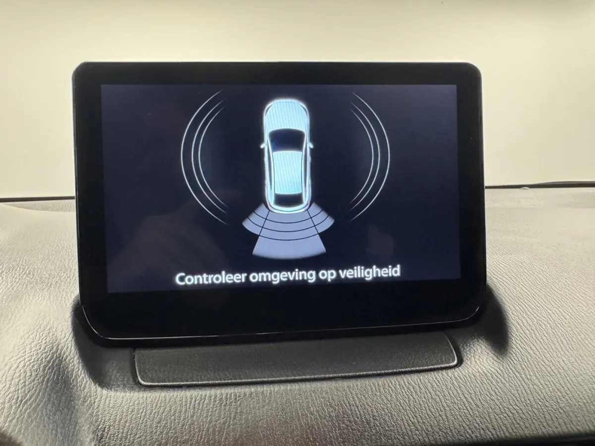 1.5i Skyactiv-G Automaat-Navigatie-Cr.contr-Clima-Carplay-Parkeersensoren-Stoelverwarming-LED-Lm15''velgen