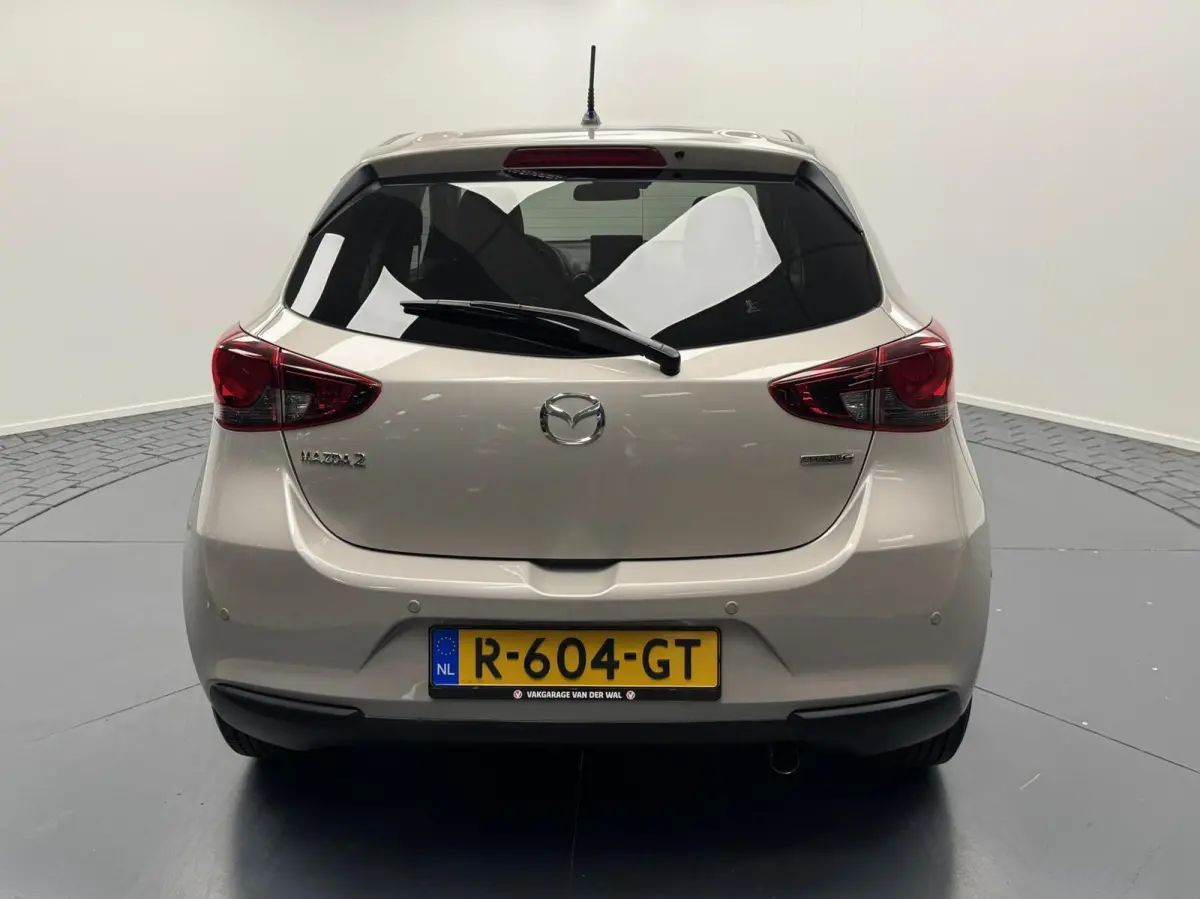 1.5i Skyactiv-G Automaat-Navigatie-Cr.contr-Clima-Carplay-Parkeersensoren-Stoelverwarming-LED-Lm15''velgen