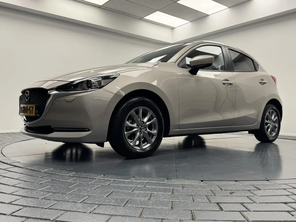 1.5i Skyactiv-G Automaat-Navigatie-Cr.contr-Clima-Carplay-Parkeersensoren-Stoelverwarming-LED-Lm15''velgen